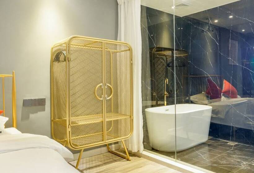 פנסיון Rock Wall