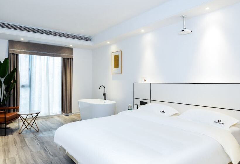 פנסיון Rock Wall