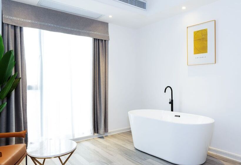 פנסיון Rock Wall