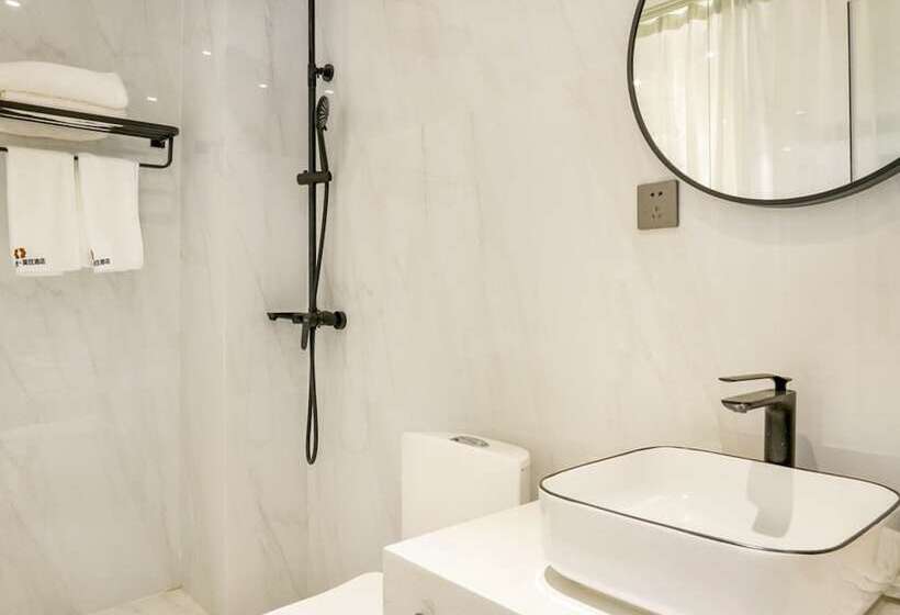 פנסיון Rock Wall