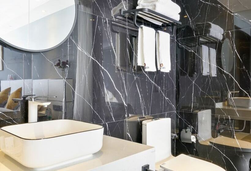 פנסיון Rock Wall