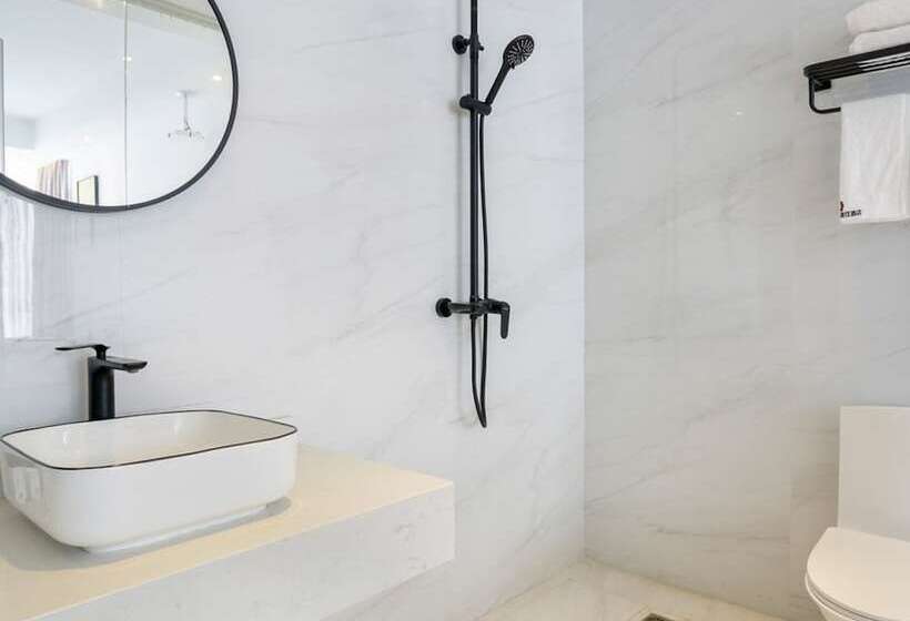 פנסיון Rock Wall