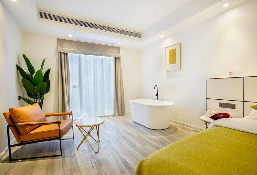 פנסיון Rock Wall