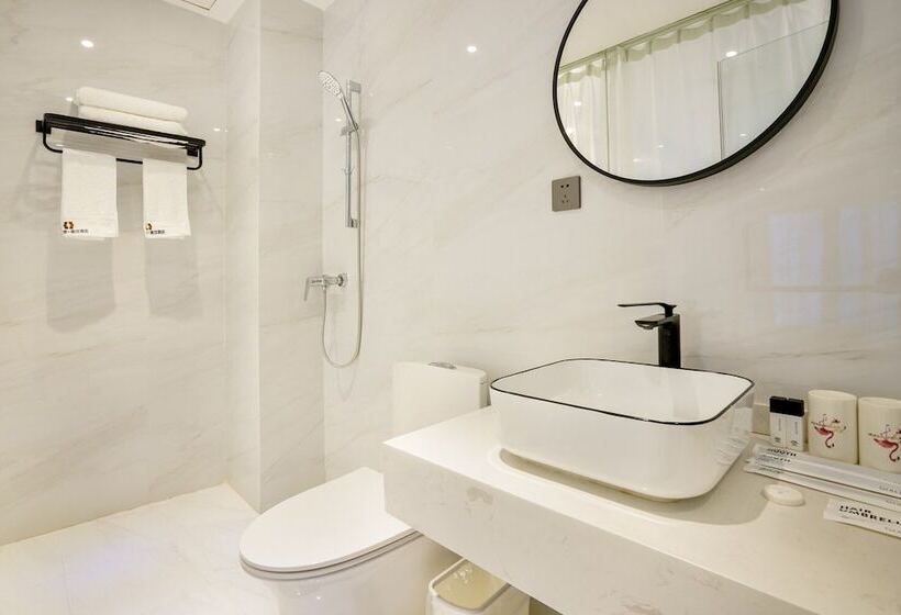 פנסיון Rock Wall