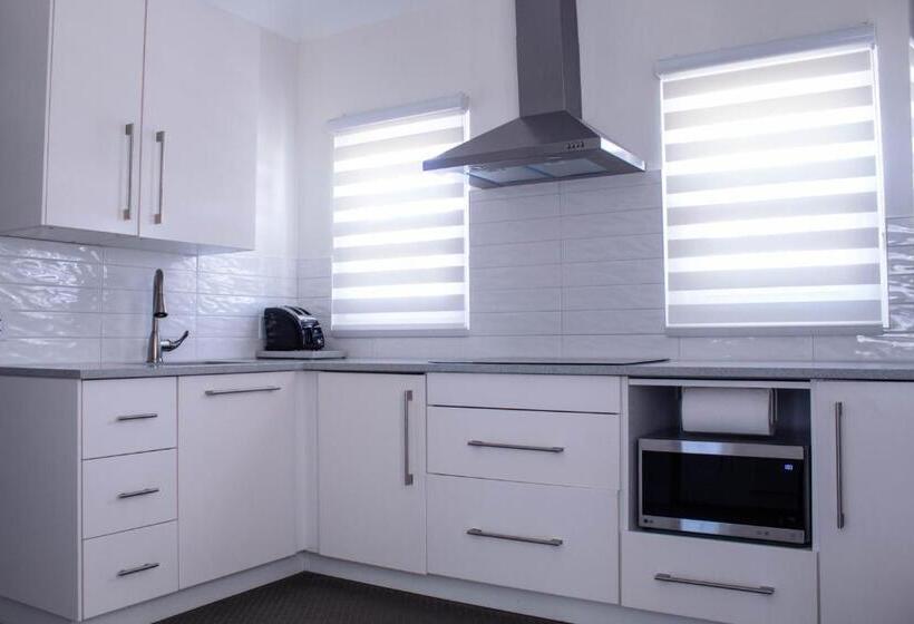 هتل Cavendish Heights Suites