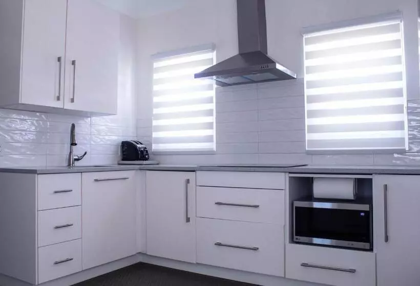 هتل Cavendish Heights Suites