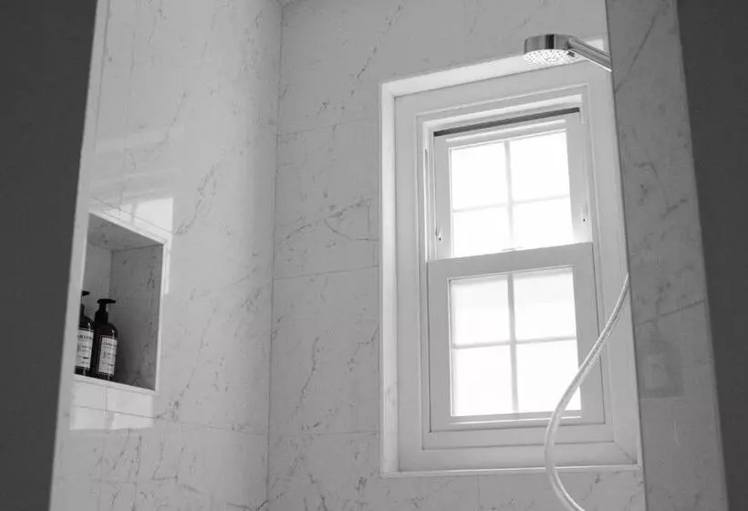 هتل Cavendish Heights Suites