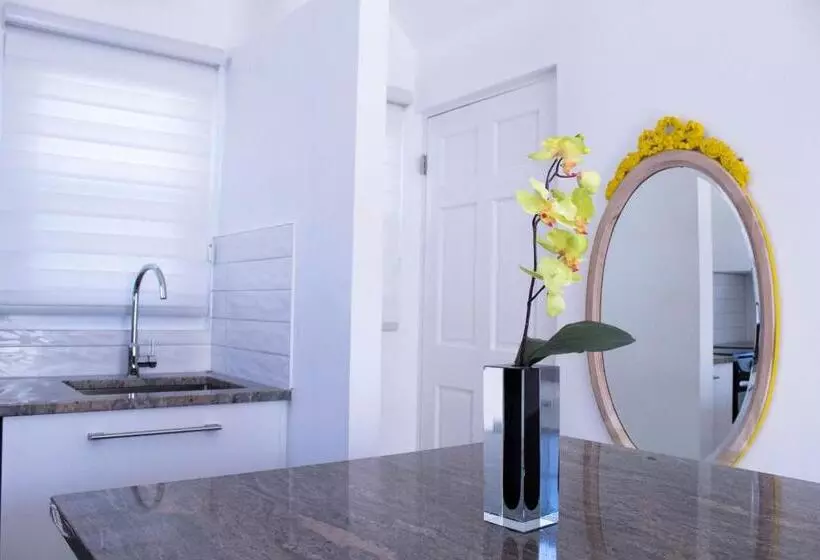 هتل Cavendish Heights Suites