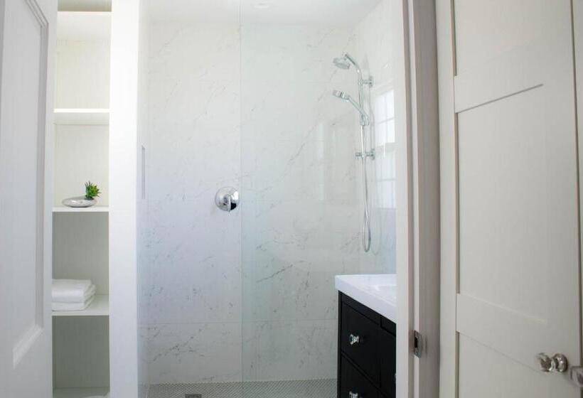 هتل Cavendish Heights Suites