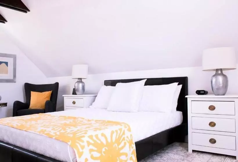 هتل Cavendish Heights Suites