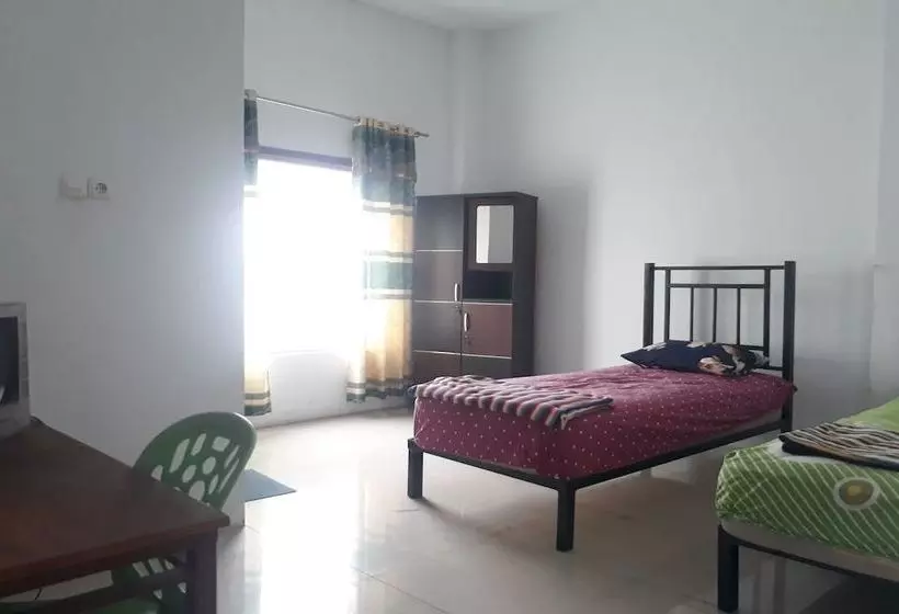 ホテル J Syariah Residence By Oyo Rooms