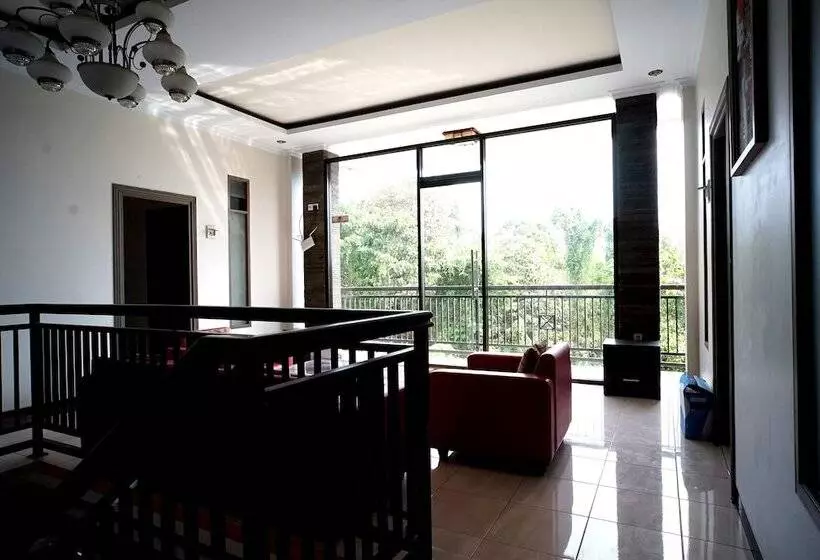 Hotelli Jasmine Guest House Balikpapan By Oyo Rooms