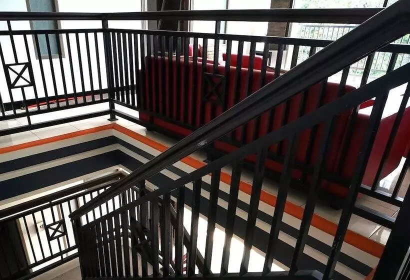 Hotelli Jasmine Guest House Balikpapan By Oyo Rooms