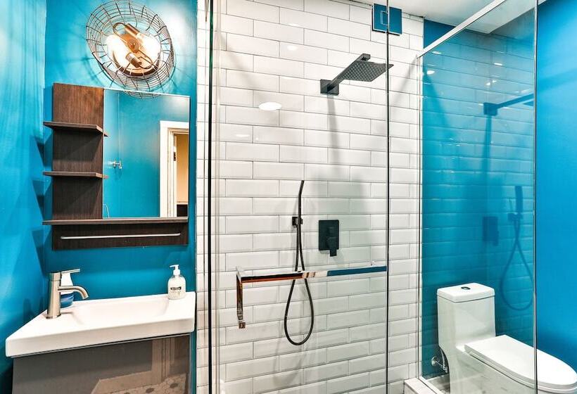 호텔 The West House