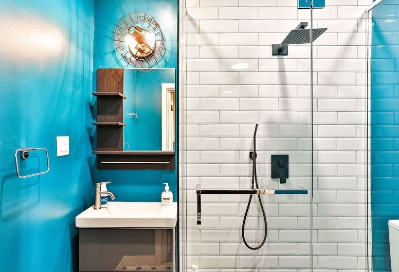 호텔 The West House