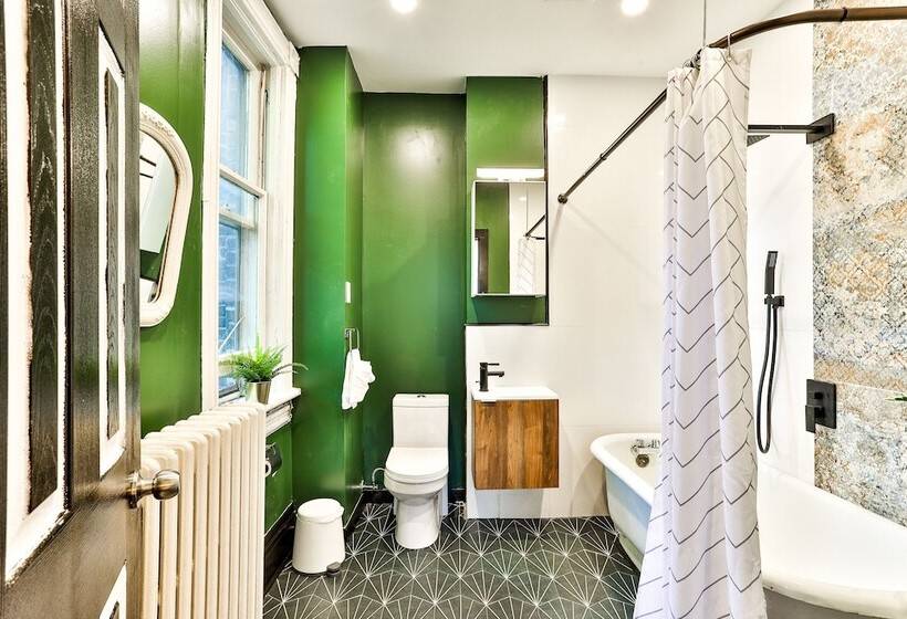 호텔 The West House