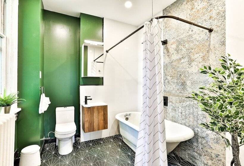 호텔 The West House