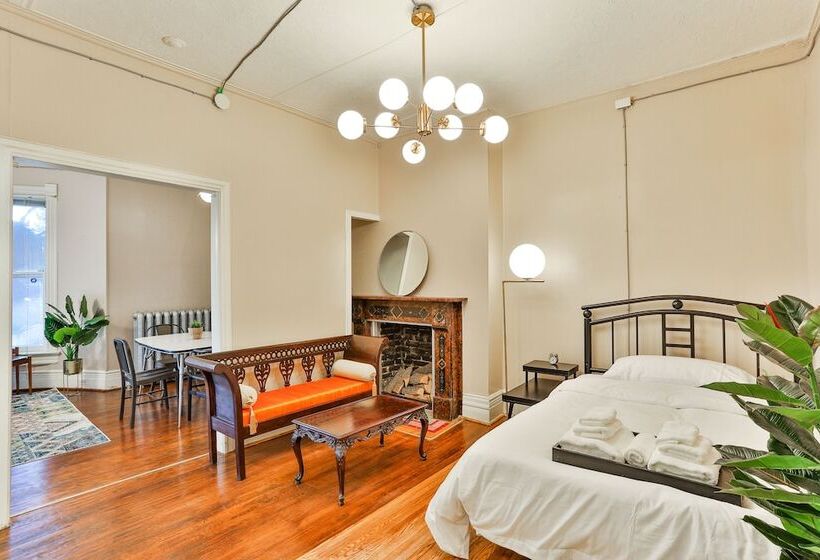 호텔 The West House