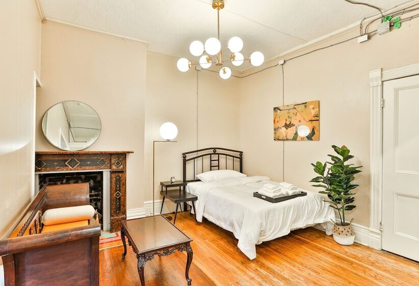 호텔 The West House