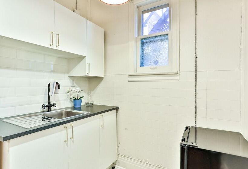 호텔 The West House