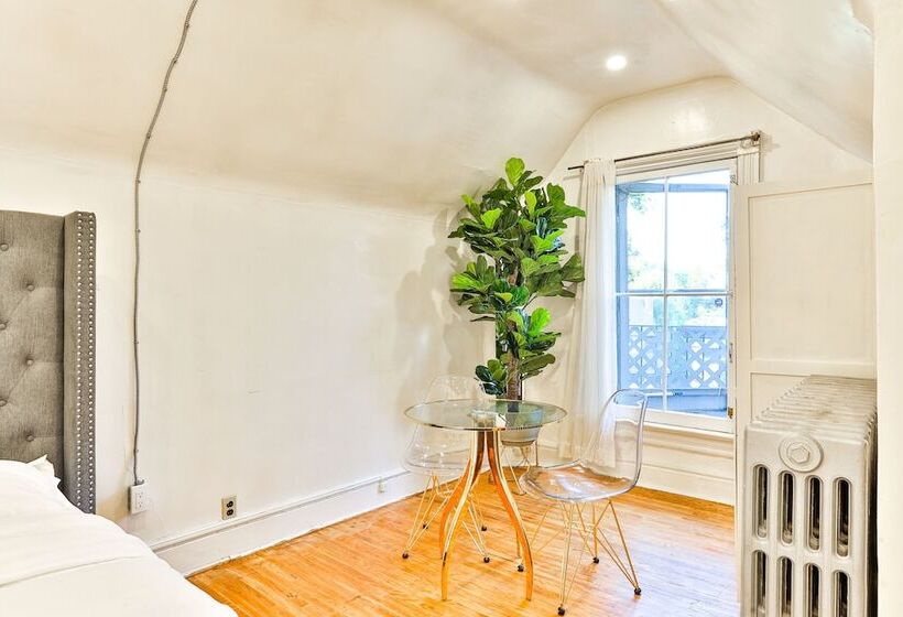 호텔 The West House