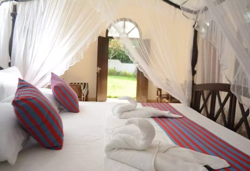 پانسیون Sandy's Villa Hiriketiya