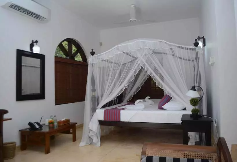 پانسیون Sandy's Villa Hiriketiya