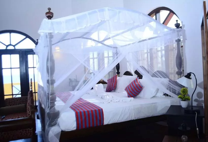 پانسیون Sandy's Villa Hiriketiya