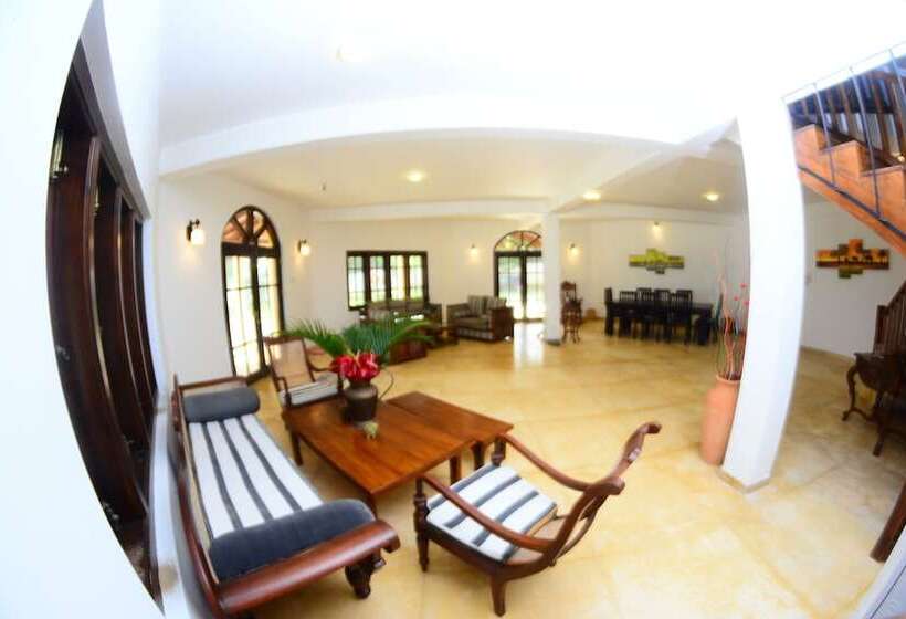 פנסיון Sandy's Villa Hiriketiya