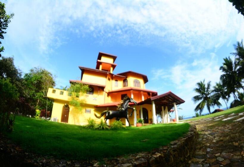 פנסיון Sandy's Villa Hiriketiya