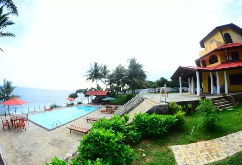 پانسیون Sandy's Villa Hiriketiya