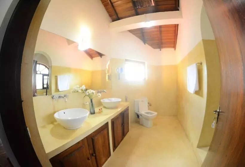 پانسیون Sandy's Villa Hiriketiya