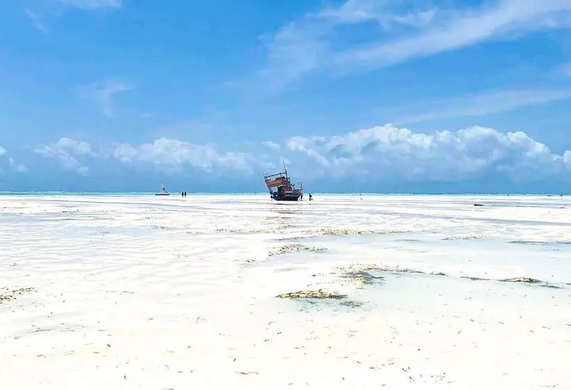 The Star Hotel & Sports Bar Zanzibar