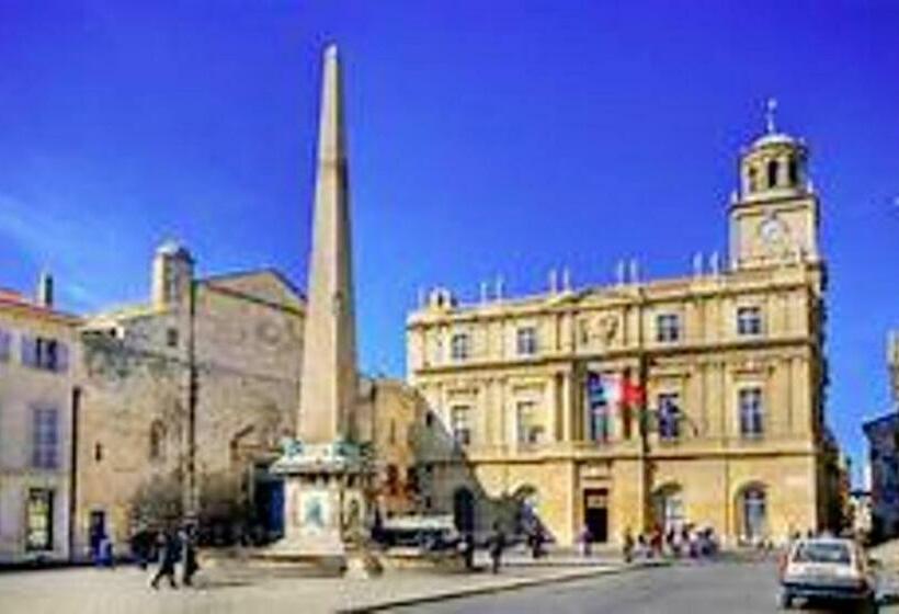 Appartement Charmant A Arles 75 M² Avec Vue Sur La Ville