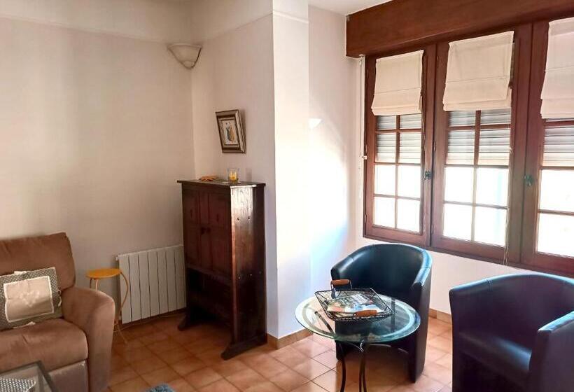 Appartement Charmant A Arles 75 M² Avec Vue Sur La Ville