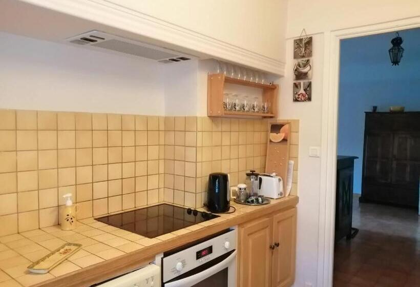 Appartement Charmant A Arles 75 M² Avec Vue Sur La Ville