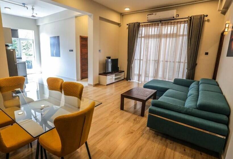 Pink Elephant Tourist Apartment