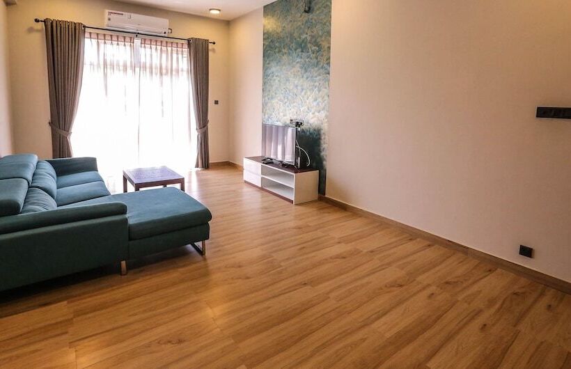 Pink Elephant Tourist Apartment