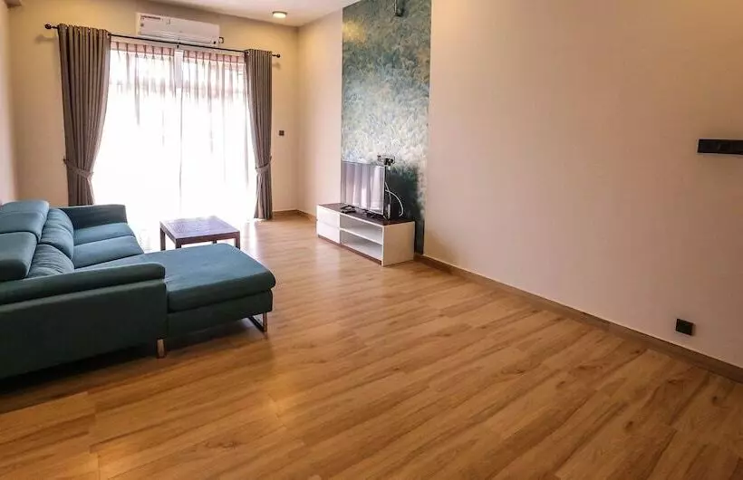 Pink Elephant Tourist Apartment