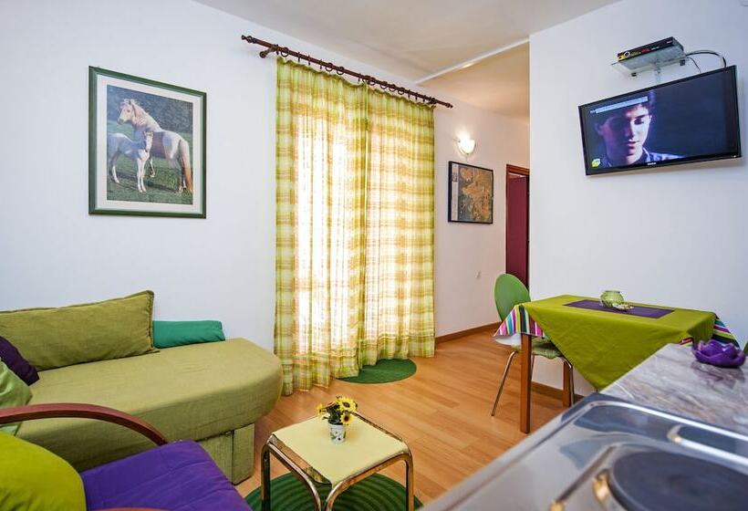 Apartments Aja And Stefy