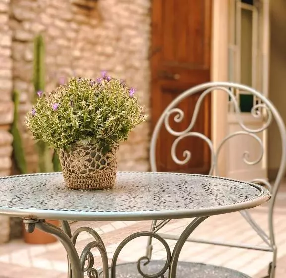 ベッドアンドブレックファースト Dimora Decò