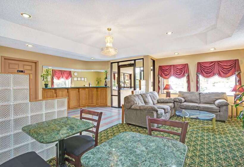 ホテル Travelodge By Wyndham Forest Park Atlanta South