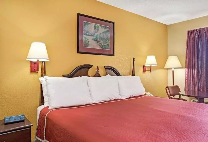 ホテル Travelodge By Wyndham Forest Park Atlanta South