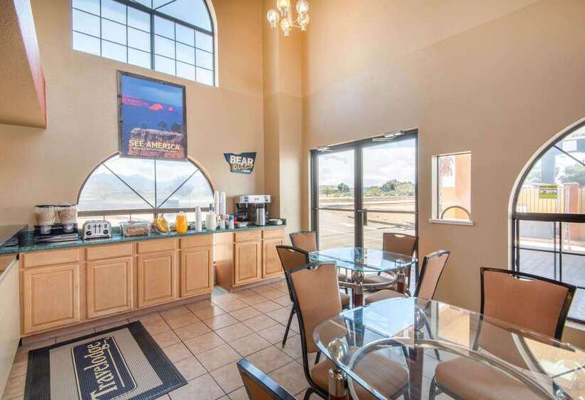 בית מלון כפרי Travelodge By Wyndham Kingman