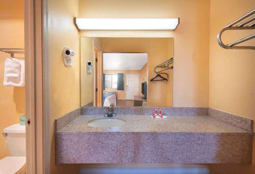 בית מלון כפרי Travelodge By Wyndham Kingman