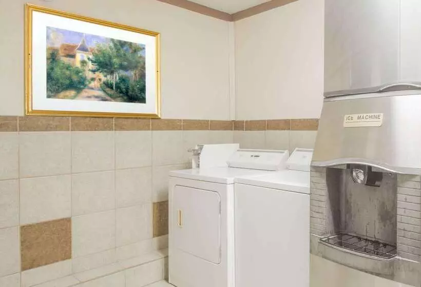 호텔 Travelodge By Wyndham Mansfield