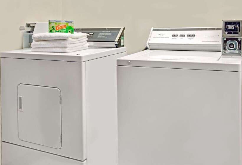 ホテル Travelodge By Wyndham St. Louis