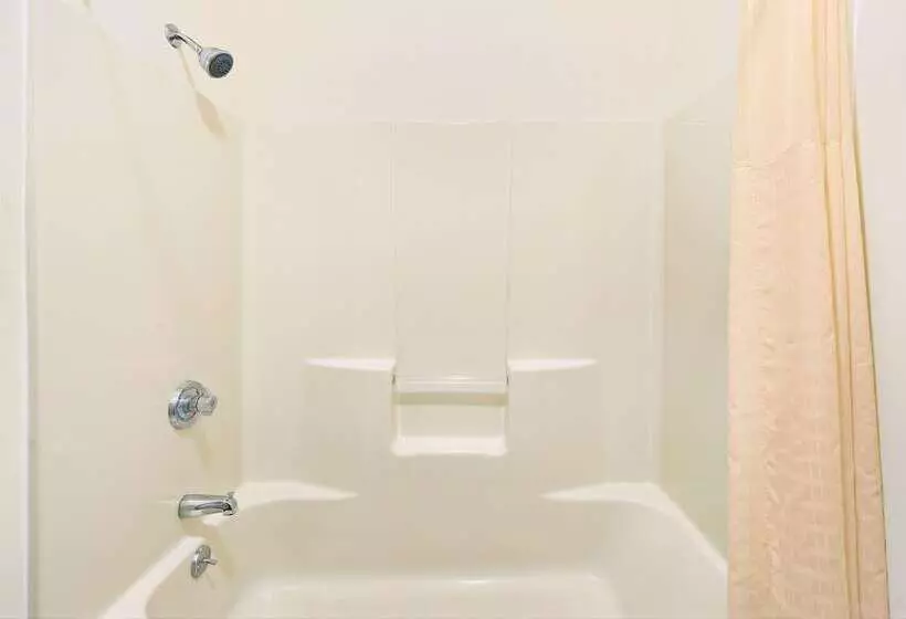 هتل Travelodge By Wyndham St. Louis