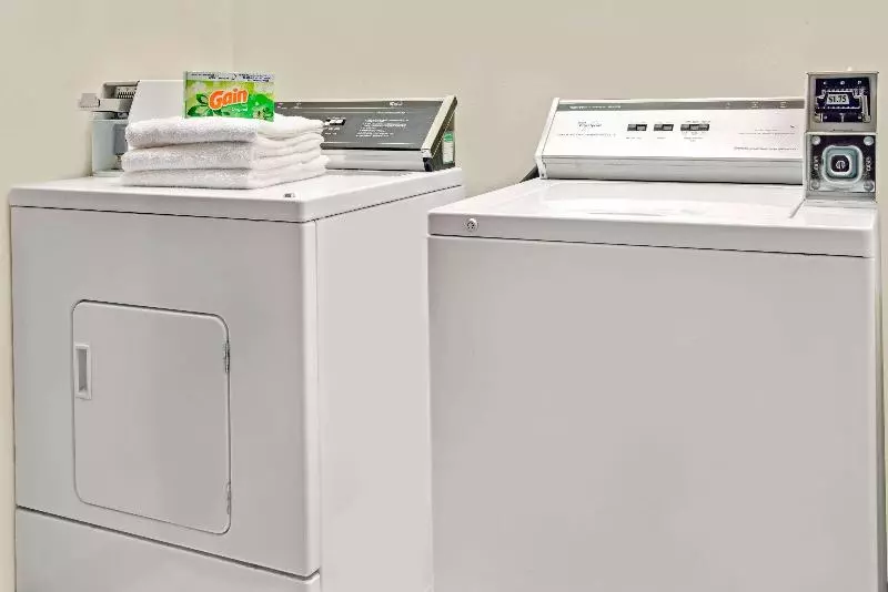 هتل Travelodge By Wyndham St. Louis