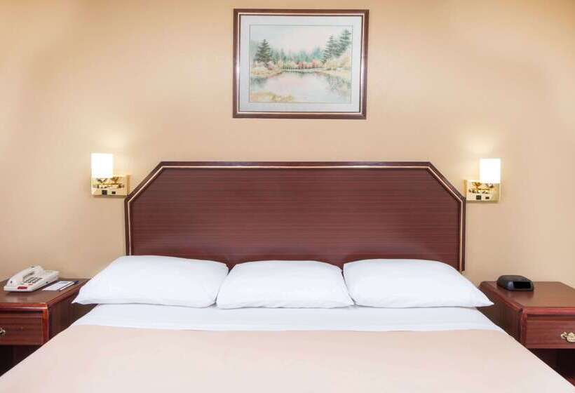 هتل Travelodge By Wyndham Terre Haute